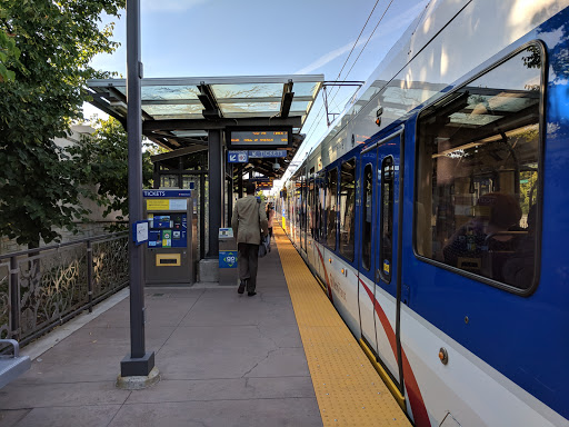 50th St - Minnehaha