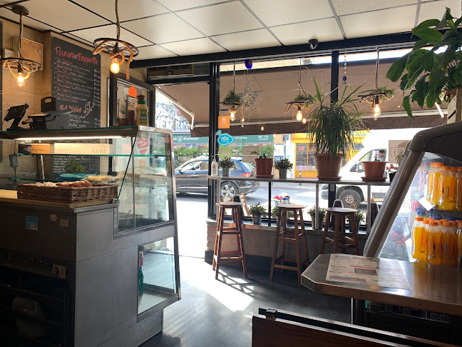 Reviews of 2 T's Cafe London. in London - Coffee shop