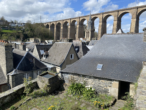 Photo de Domaine Paysager de Kertanguy : SEJOUR & EVENEMENTIEL : Salles-Gîtes-Parc-Piscine.Baie Morlaix-Garlan-Finistère-Bretagne à Garlan (29610)