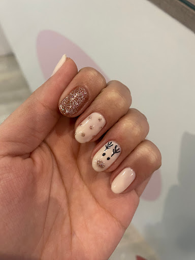 Queen Nails by Lau - Thumbnail