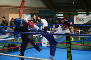 Photo n°3 de ACS Le Nouvel Envol - Boxing Club Douaisien - kickboxing - Boxe française - Full Contact - Savate forme - Canne de Combat à Douai (Club d'arts martiaux)