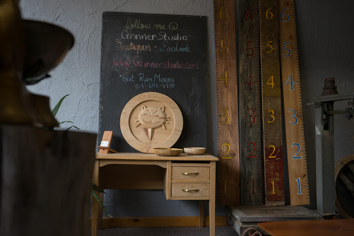 Grinner Studio - Visual