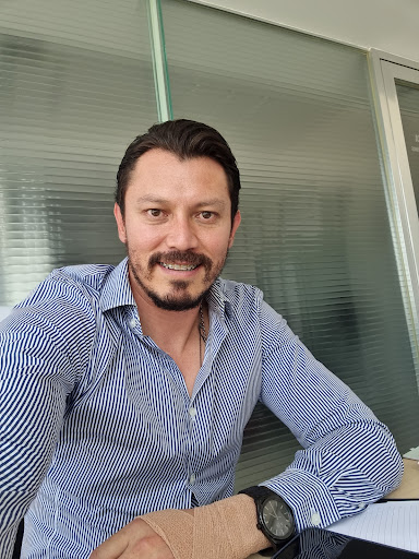 Dr. Juan de Dios Alfaro, Traumatólogo