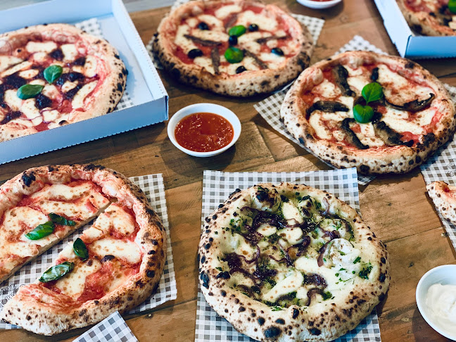 Fold Me Close Pizza