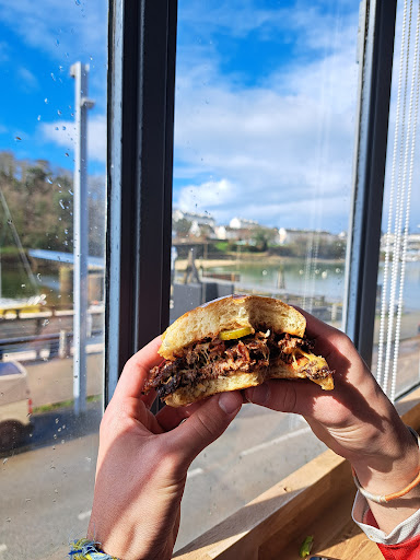 Photo 5 - Gus burger
