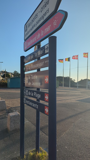Esplanade des drapeaux - Thumbnail
