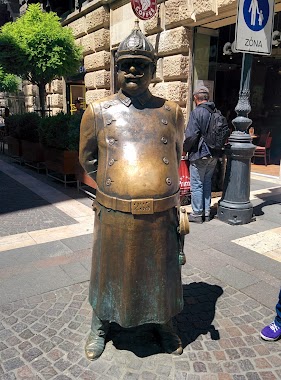 The Fat Policeman Statue, Author: Qurratulain