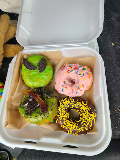 Mac Daddy Donuts - Visual