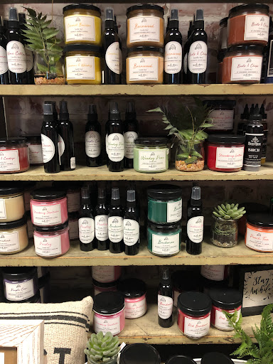 Emerald Lane Boutique - Thumbnail