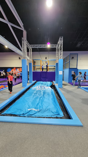 Altitude Trampoline Park Málaga - Thumbnail