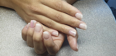 Max'in Nail