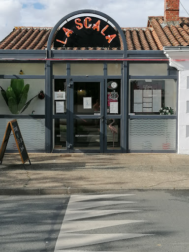 Photo 10 - Le Five Pizza
