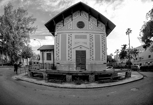 118 POST 02 Gallery - Italy