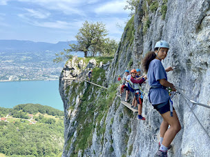 Photo n°19 de Vercors vertical - Canyoning, spéléologie, escalade, via ferrata dans le Vercors à Saint-Laurent-en-Royans (Moniteur.rice d'escalade)