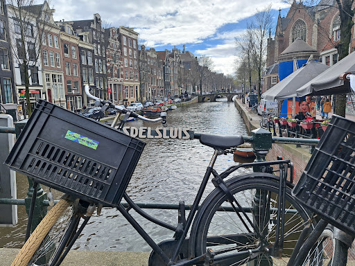 L & W Gallery - Netherlands