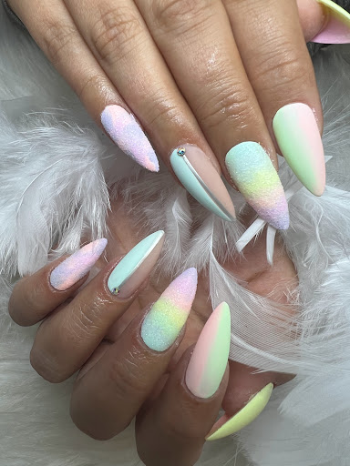 Julia's NailsandMore