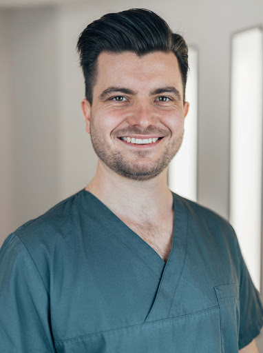 Dr. Moritz Rothaug - dentaMEDIC - Visual