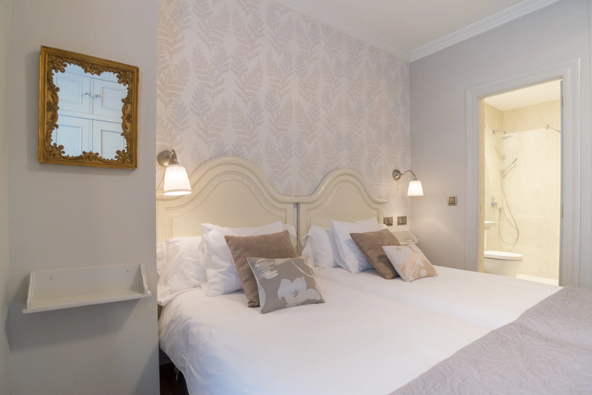 Cuatro Caminos Rooms
