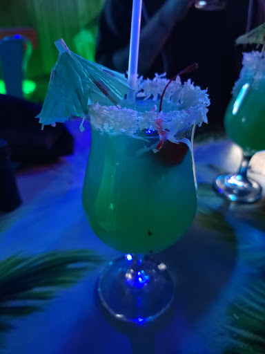 Coconuts - Thumbnail