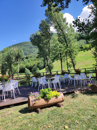 Bar sul lago
