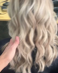 Photo n°14 de Dédi’cace Coiffure by Déborah à Saint-Laurent-des-Vignes (Salon de coiffure)