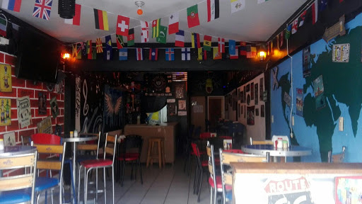 Mela Kuras Bar - Visual