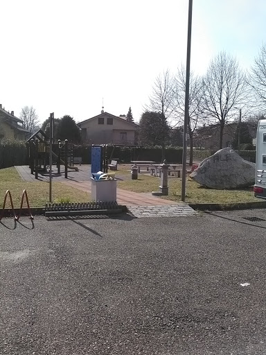 Parking area k9 & kids - Thumbnail