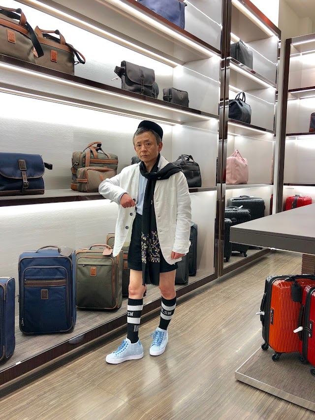 Play Comme des Garcons