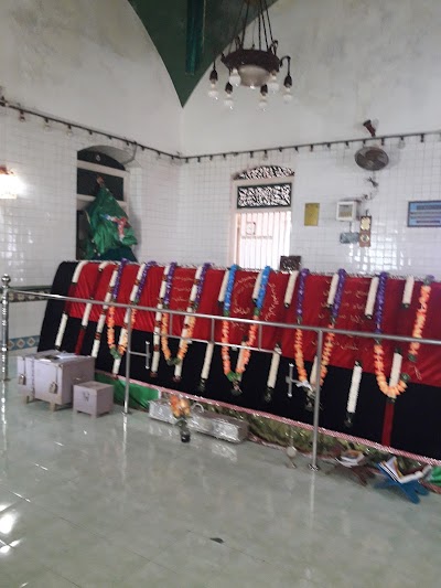 Photos of Poruwei Muhiyaddeen Mosque