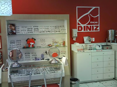 Photos of &Oacute;ticas Diniz