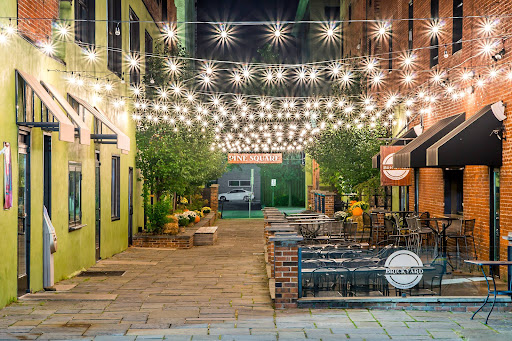 Pine Square - Visual