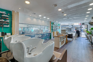 Photo n°2 de Salon Frangines Salon De Coiffure Visagiste Coloriste Relooking Paris 75015 à Paris (Salon de coiffure)