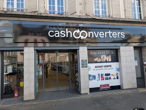 Bonne nouvelle pour les Ruthénois : votre magasin Cash Converters Rodez vient d'ouvrir, entièrement repensé. Plus clair, plus ouvert, plus simple à parcourir — le genre d'endroit où l'on entre pour jeter un œil et où l'on repart avec une bonne surprise.

Le principe reste le même, en mieux : chez Cash Converters Rodez, vous achetez et vendez vos produits d'occasion en toute simplicité. Vous videz un placard, vous repartez avec un peu de cash. Vous cherchez un bon plan, vous trouvez de quoi vous faire plaisir sans y laisser votre budget.

High-tech, téléphonie et smartphones, informatique, bijoux et or, petit électroménager, jeux vidéo et même maroquinnerie de luxe : il y a de quoi fouiller, et de vraies affaires à saisir à Rodez. Notre équipe est là pour vous conseiller, estimer et reprendre vos objets au meilleur prix, sans pression.

Envie de vendre ou d'acheter d'occasion à Rodez ? Passez quand vous voulez, on vous attend. Rendez-vous chez Cash Converters Rodez.

L'équipe Cash Converters Rodez