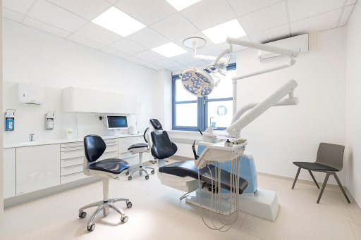 Dr. Christian Schmidt, Zahnarzt und Oralchirurg