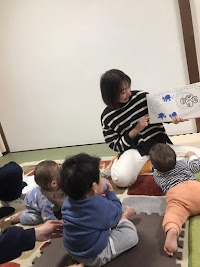 ベビーマッサージ フレベビースマイル