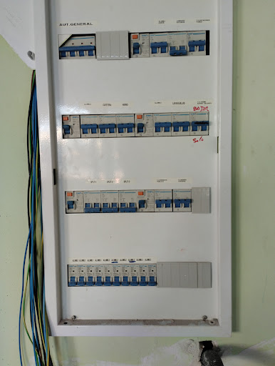 ELECTRICIDAD MIRALLES, EL CAMPELLO . .INSTALACIONES - Thumbnail
