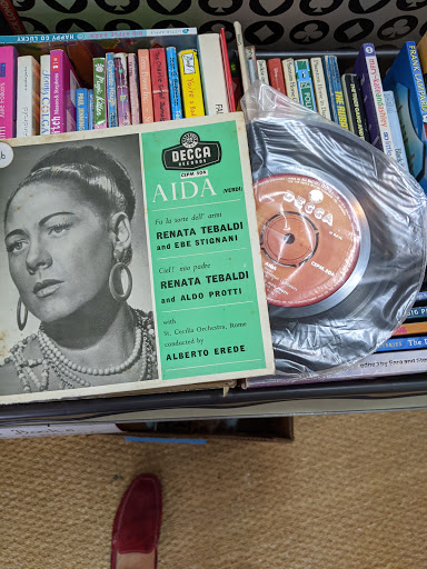 Featherston's Op Shop - Thumbnail