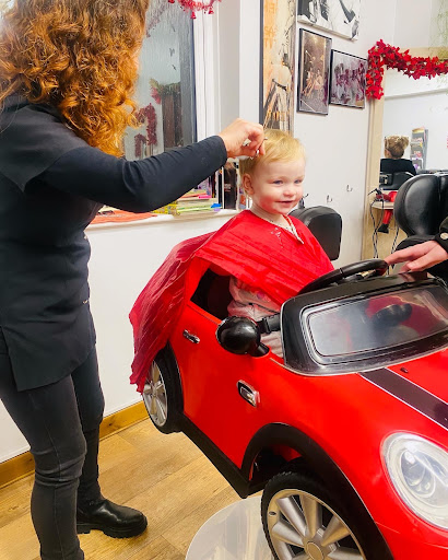 Clippers Unisex Hairdressers Cholsey Gallery - United Kingdom