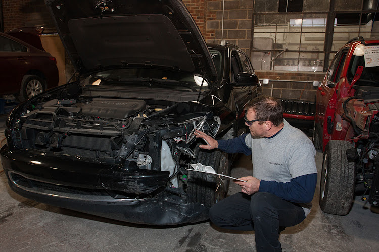 Deluxe Auto Body and Frame