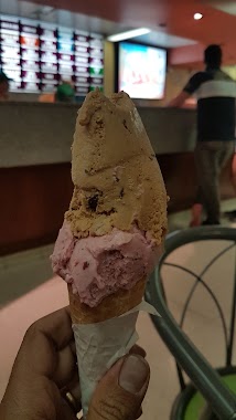 Nevaroli Helados, Author: Jorge Daniel Darlan