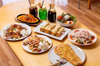 ギャラリーカフェ PaintoE（パントエ） 鬼怒川温泉駅前