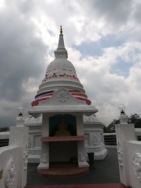 Randeniya Rajamaha Viharaya, Author: Nadeera C. Bandaranayake