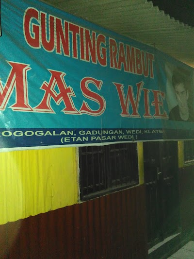 Photos of Mas Wie Barber Shop