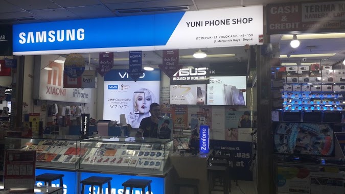 YUNI Phone Shop, Author: Lutz vi