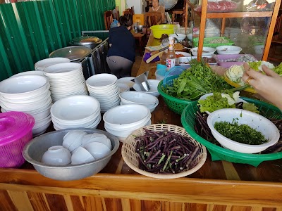 Photos of ຮ້ານ ຂາຍເຝີນ້ຳຕົກ ນາງດອກເໜີຍ