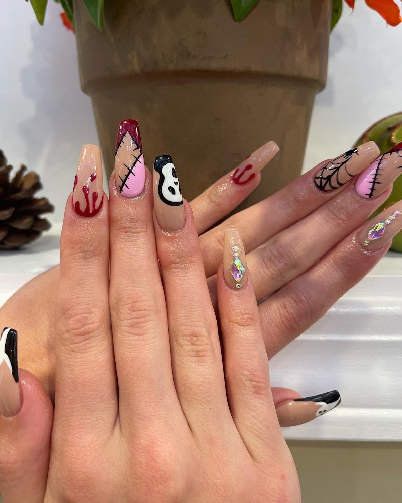 843 NAIL & SPA