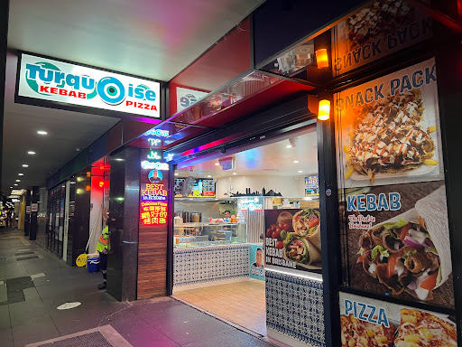 Turquiouse kebab pizza