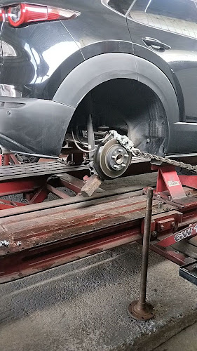 Opiniones de Moya Suspensiones en Quito - Taller de reparación de automóviles