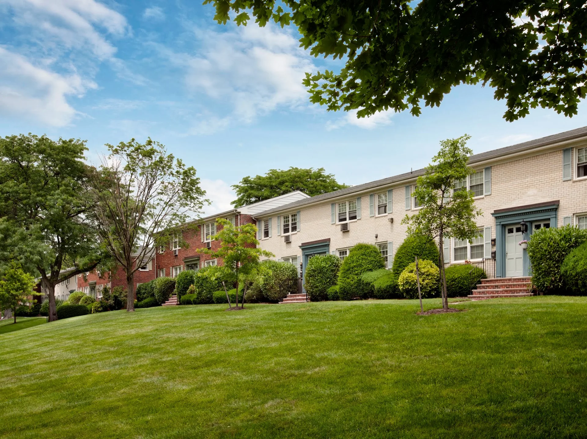 Rivercrest Apartments
