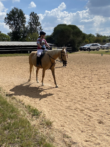 Mnandi Riding School